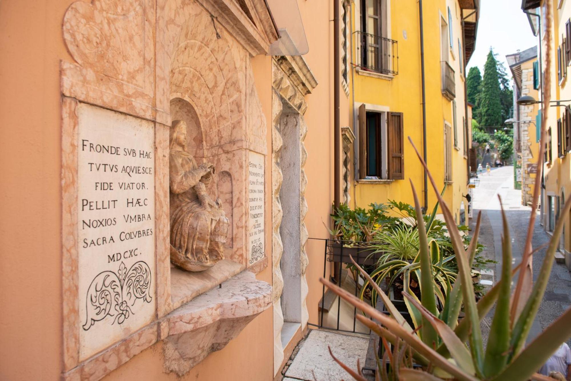 Alessi Appartamenti Desenzano del Garda Kültér fotó