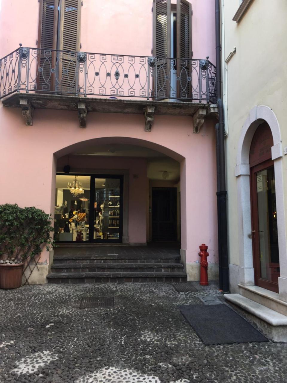 Alessi Appartamenti Desenzano del Garda Kültér fotó